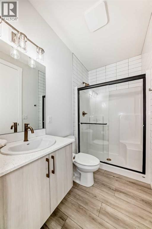 100 Corner Glen Manor Ne, Calgary, AB - Indoor Photo Showing Bathroom