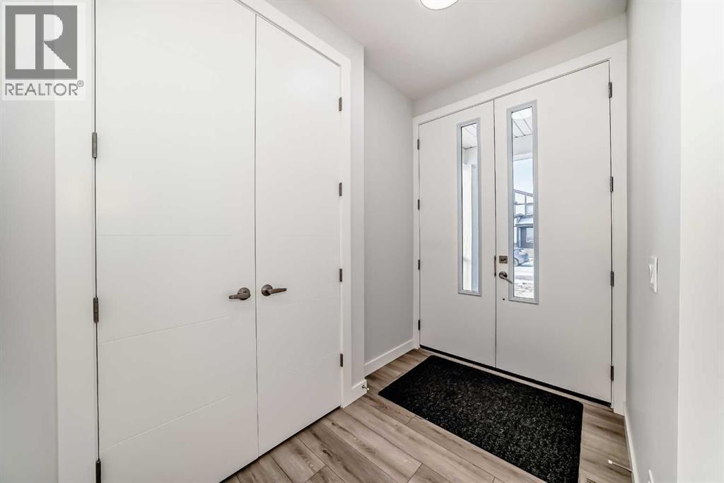 100 Corner Glen Manor Ne, Calgary, AB - Indoor Photo Showing Other Room