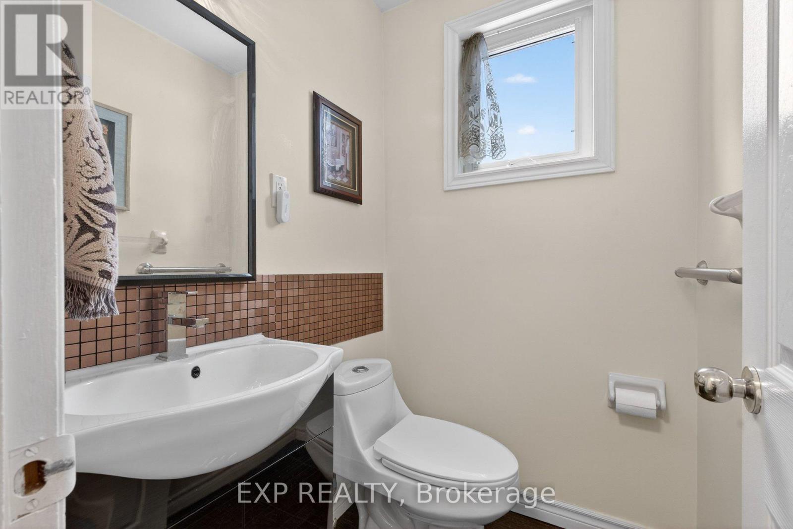2 Gladiator Road, Markham, ON - Indoor Photo Showing Bathroom