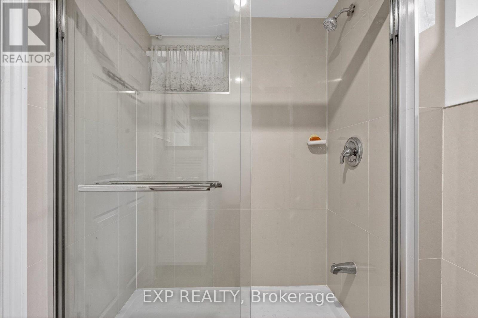 2 Gladiator Road, Markham, ON - Indoor Photo Showing Bathroom