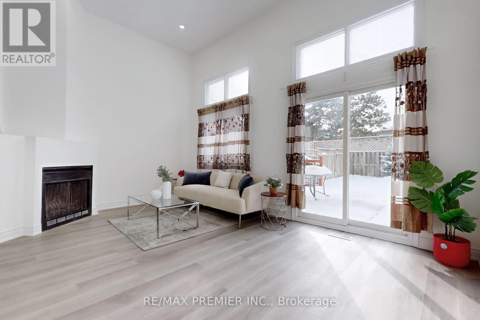 3348 Burdock Place, Mississauga, ON - Indoor Photo Showing Living Room With Fireplace