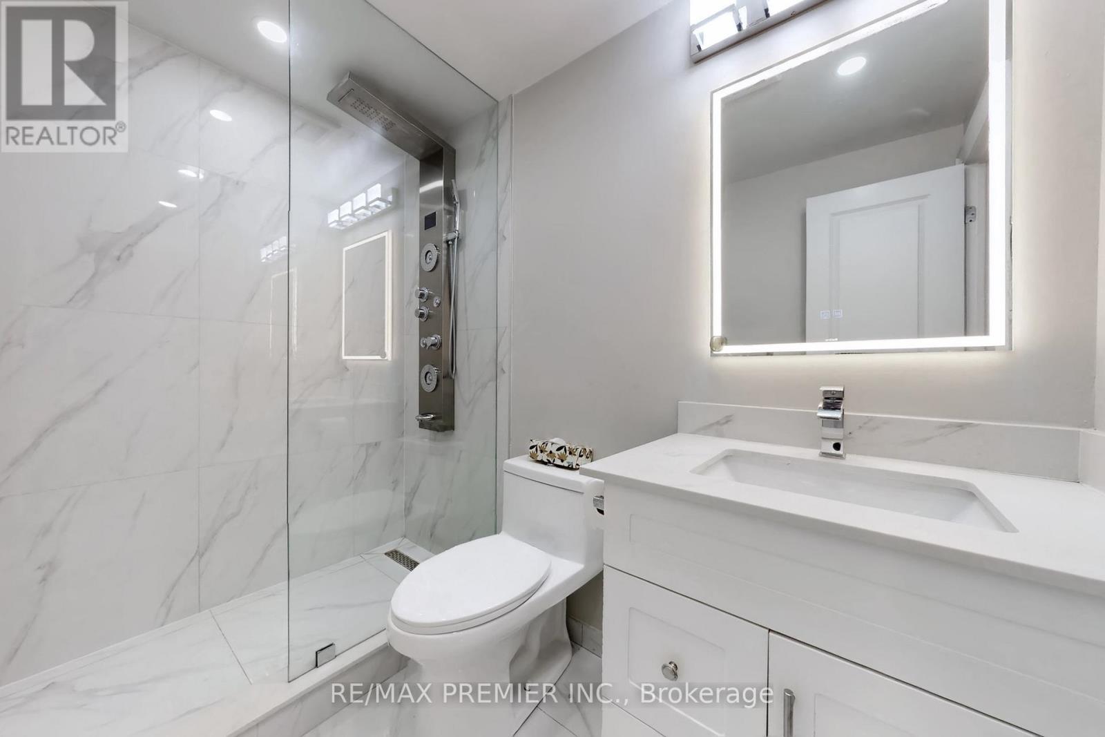 3348 Burdock Place, Mississauga, ON - Indoor Photo Showing Bathroom