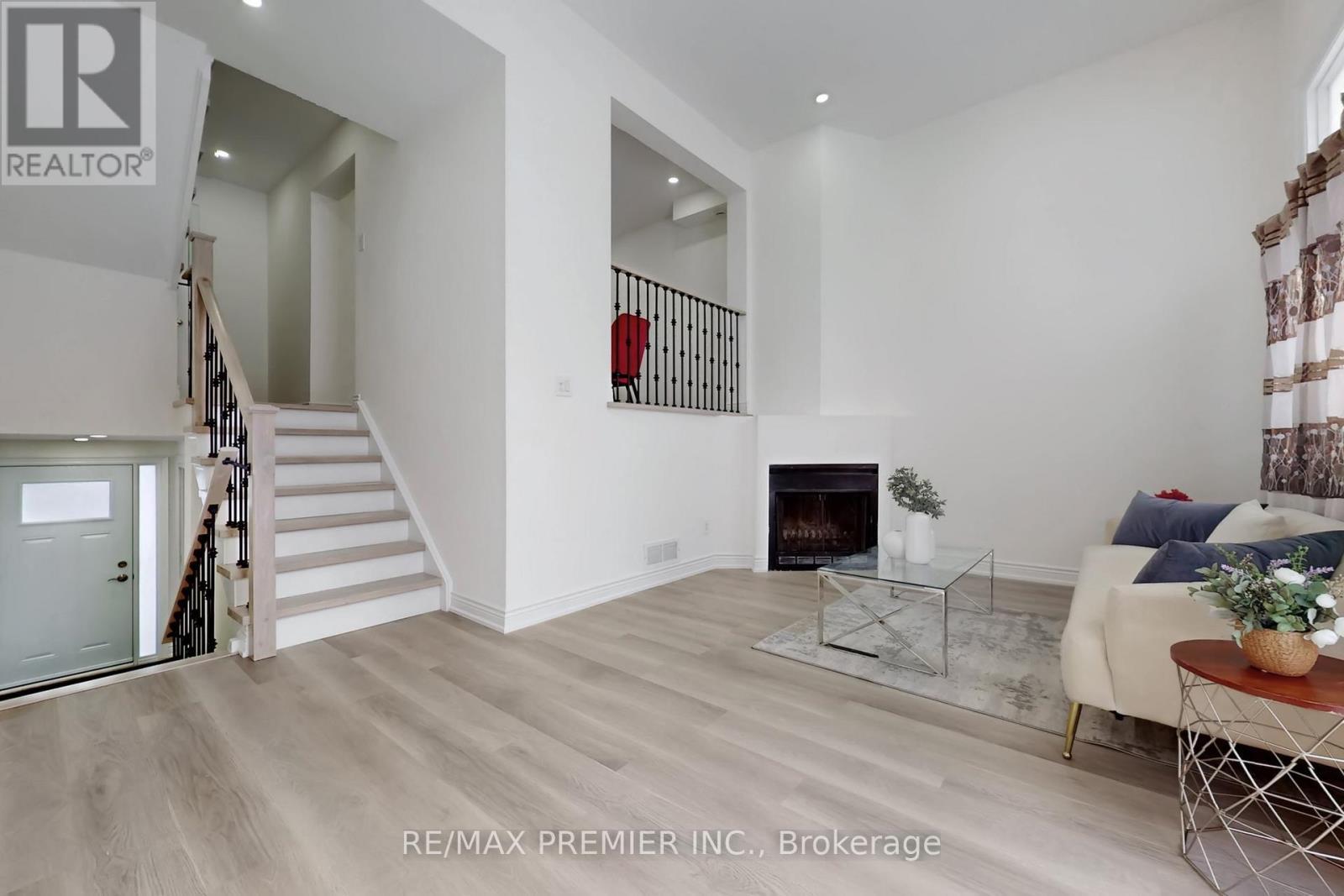 3348 Burdock Place, Mississauga, ON - Indoor