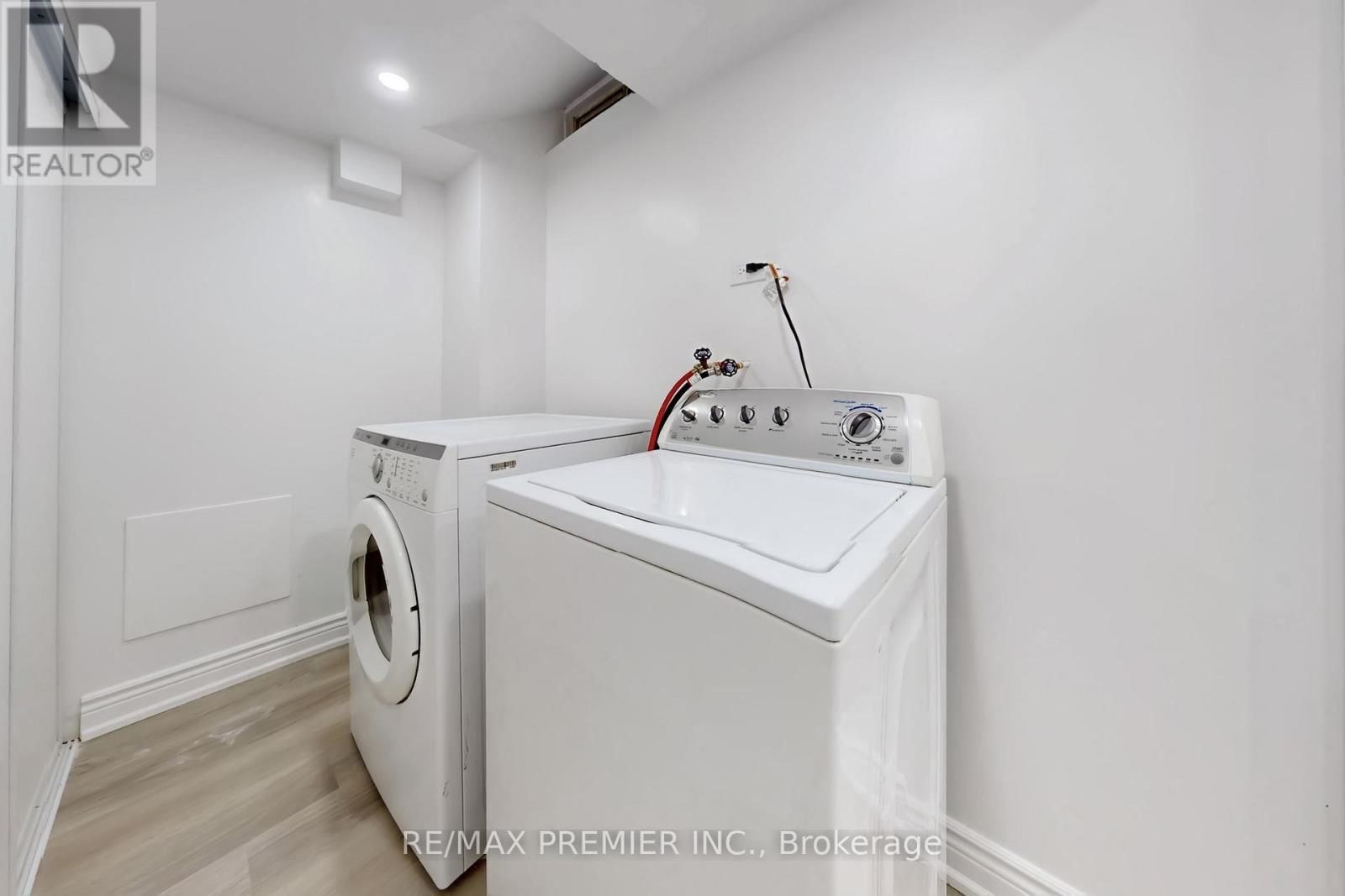 3348 Burdock Place, Mississauga, ON - Indoor Photo Showing Laundry Room
