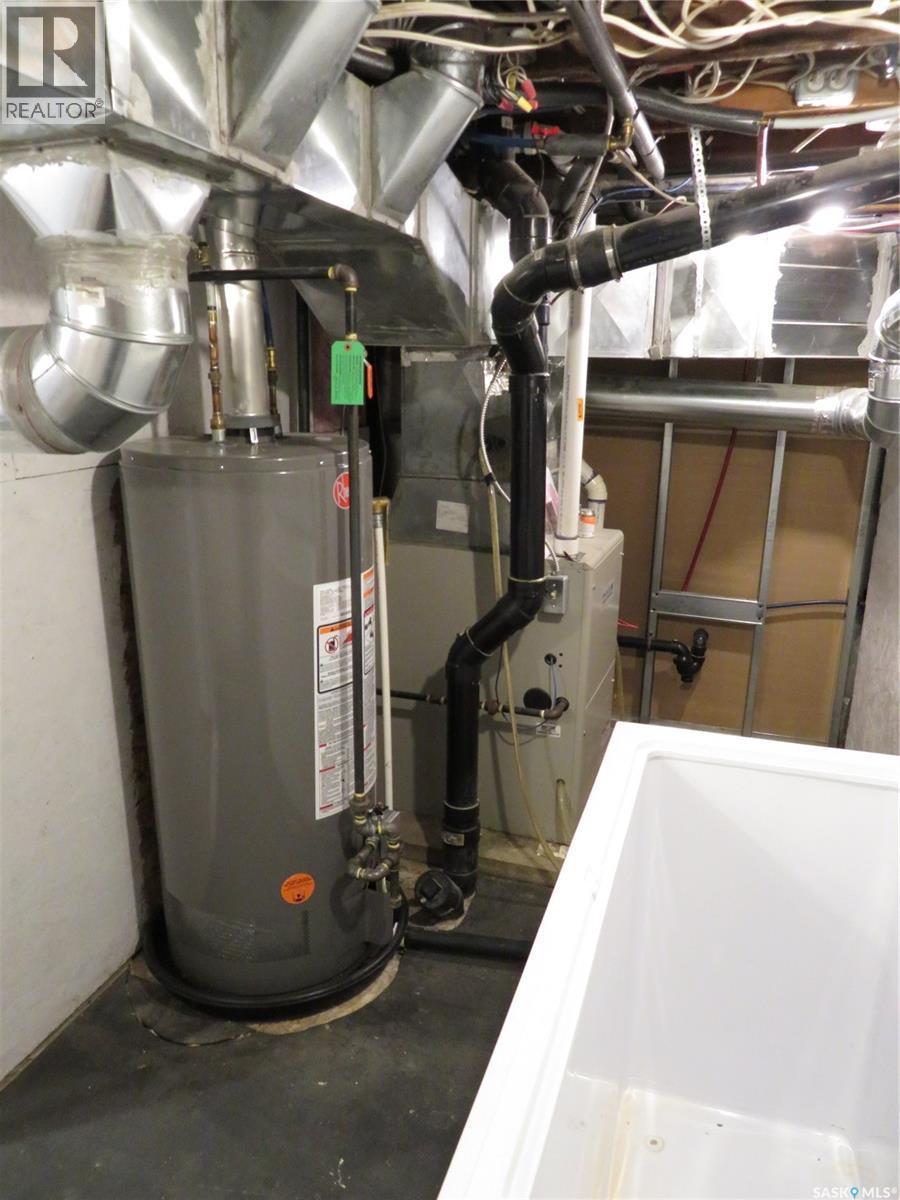 1506 E Avenue N, Saskatoon, SK - Indoor Photo Showing Basement