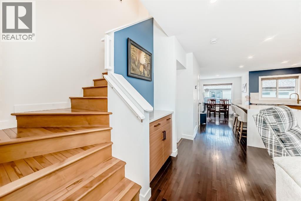 182 Sunset Heights, Cochrane, AB - Indoor Photo Showing Other Room