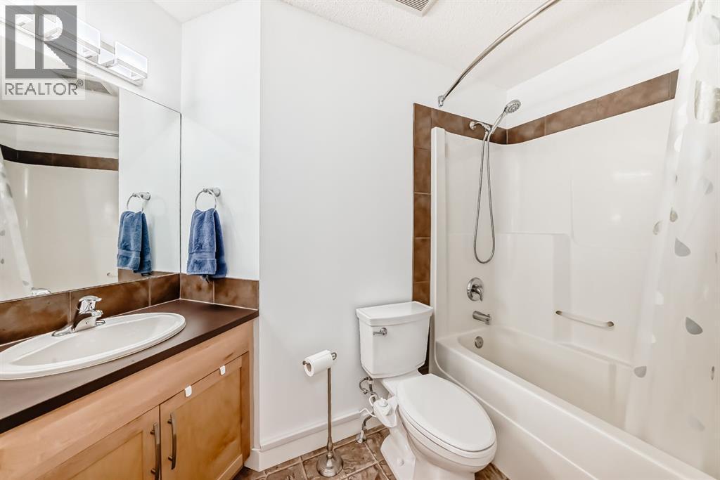 182 Sunset Heights, Cochrane, AB - Indoor Photo Showing Bathroom