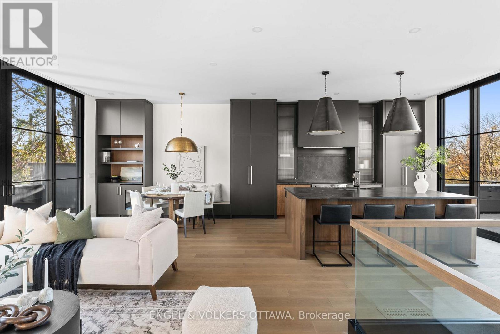 246 Byron Avenue, Ottawa, ON - Indoor Photo Showing Other Room