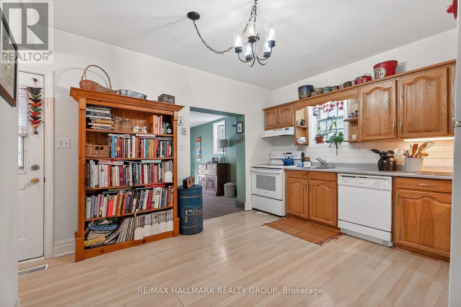 77 King George Street, Ottawa, ON - Indoor Photo Showing Kitchen