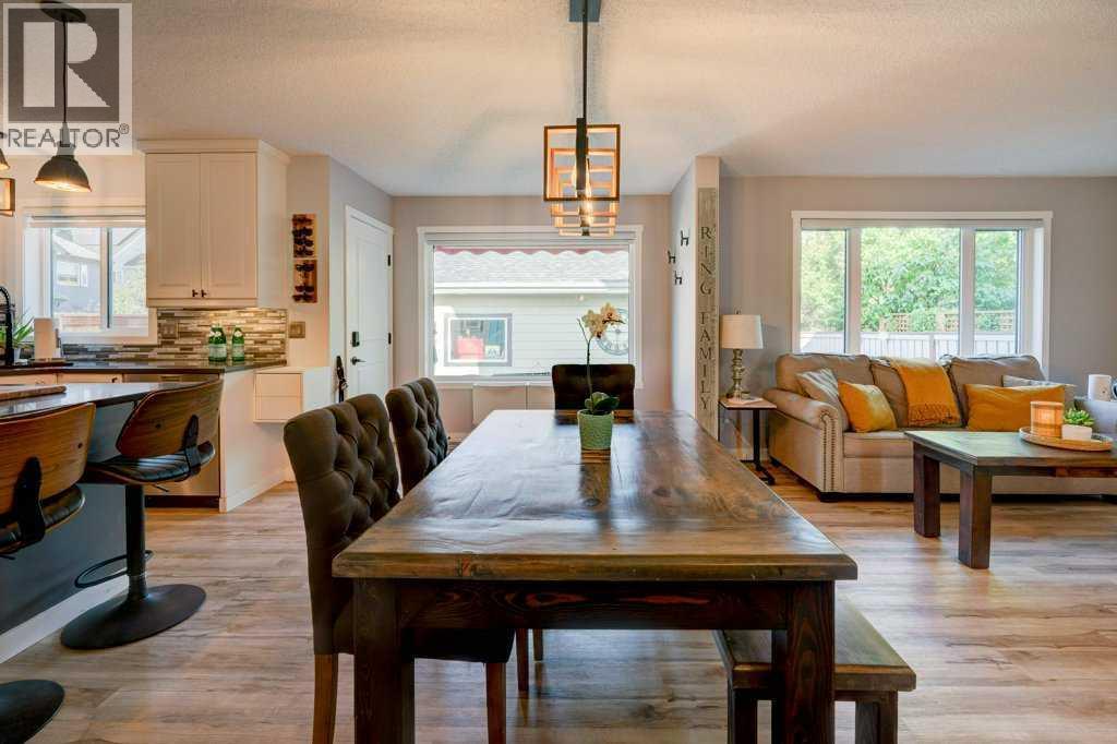 Dining space - 15 Chaparral Crescent Se, Calgary, AB - Indoor