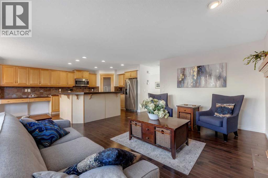 29 Sunset Close, Cochrane, AB - Indoor Photo Showing Living Room
