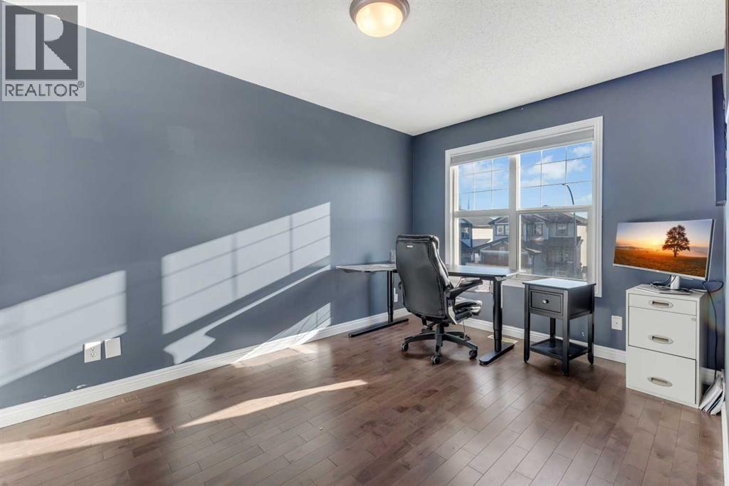 29 Sunset Close, Cochrane, AB - Indoor Photo Showing Office