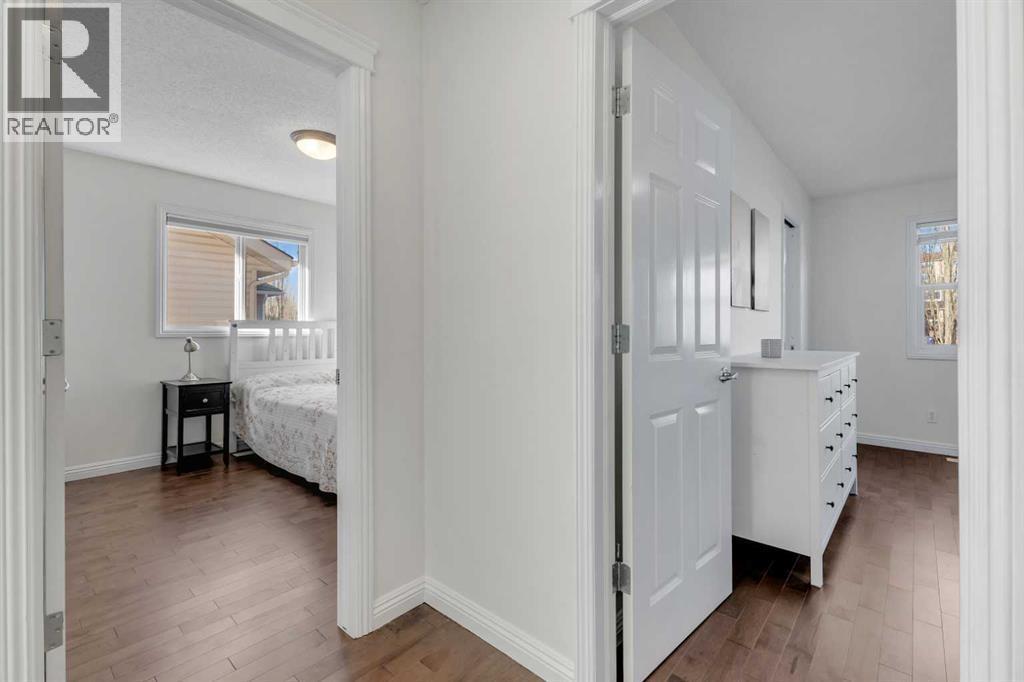 29 Sunset Close, Cochrane, AB - Indoor Photo Showing Other Room