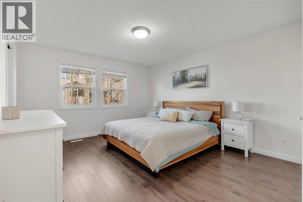 29 Sunset Close, Cochrane, AB - Indoor Photo Showing Bedroom