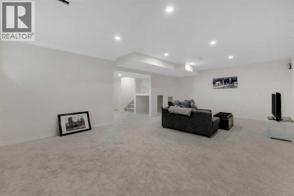 29 Sunset Close, Cochrane, AB - Indoor