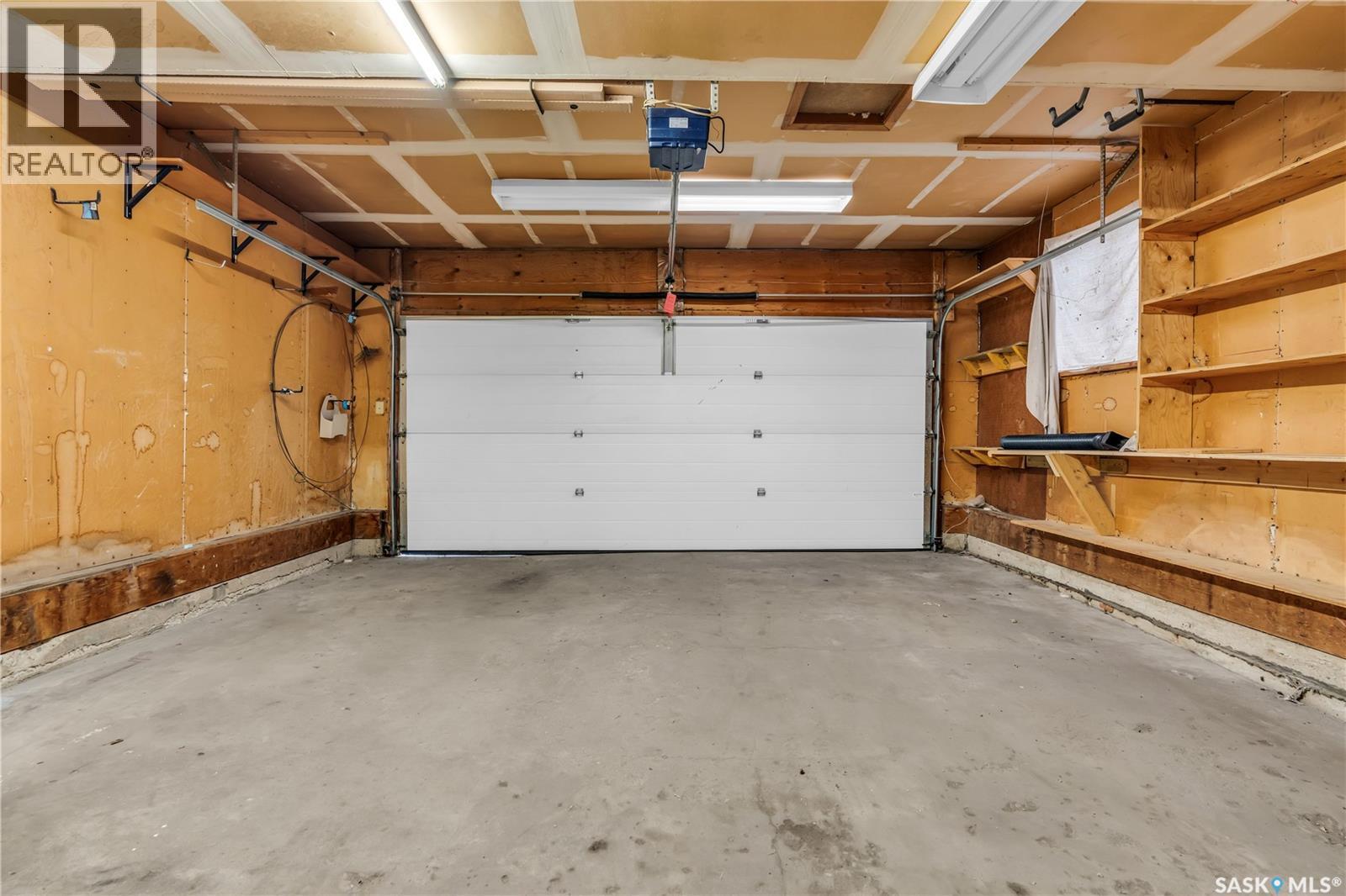 2643 Kliman Crescent, Regina, SK - Indoor Photo Showing Garage