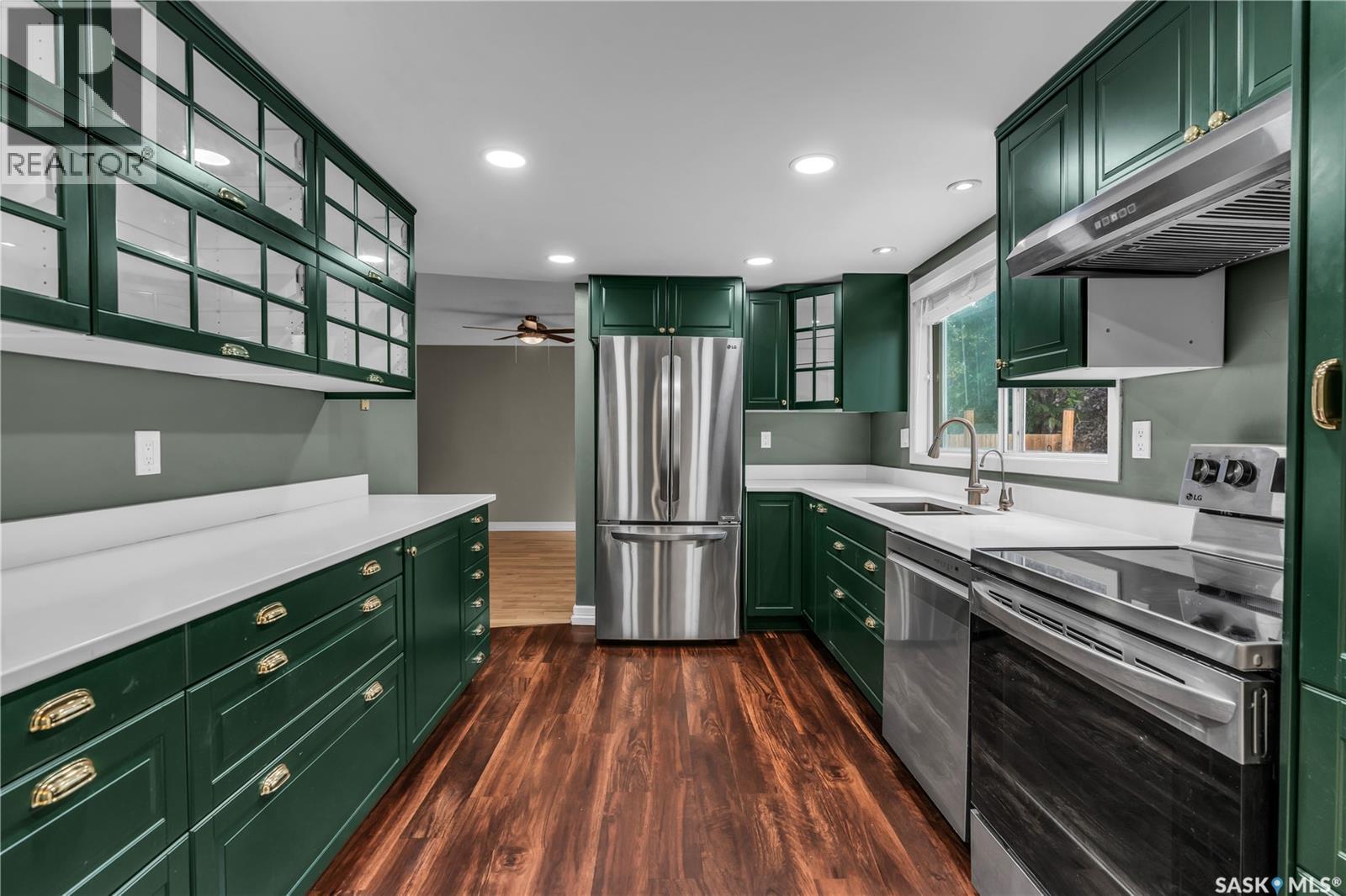 2643 Kliman Crescent, Regina, SK - Indoor Photo Showing Kitchen