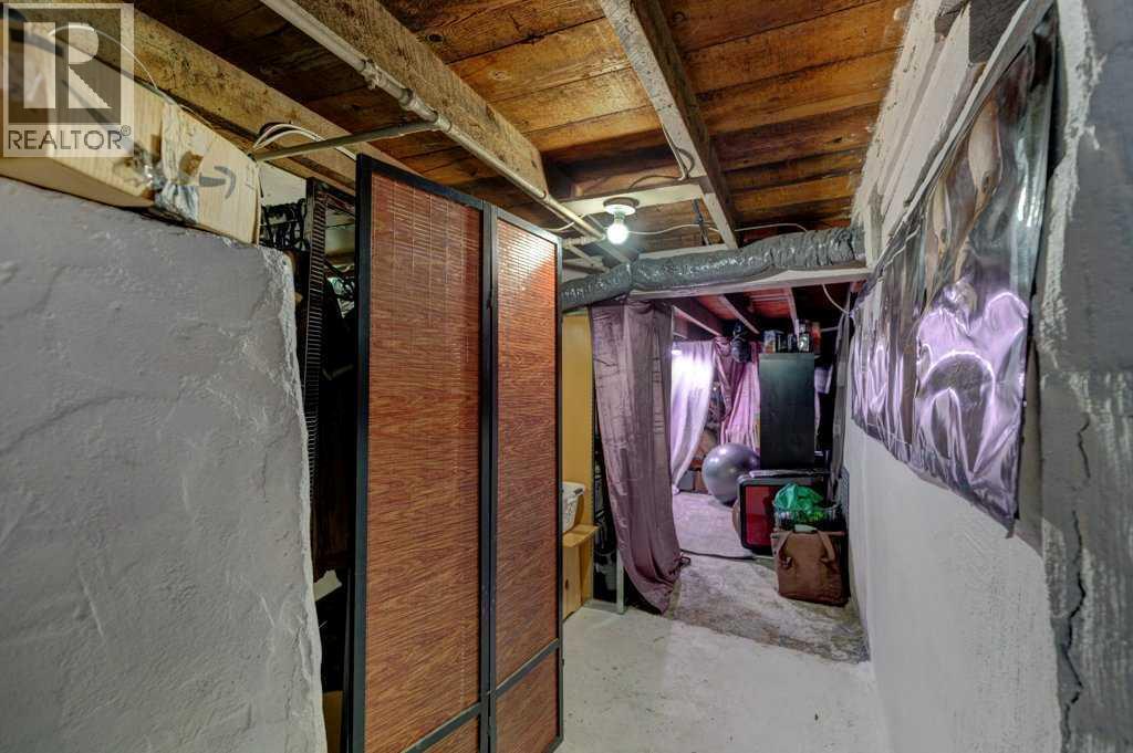 2207 8 Avenue Se, Calgary, AB - Indoor