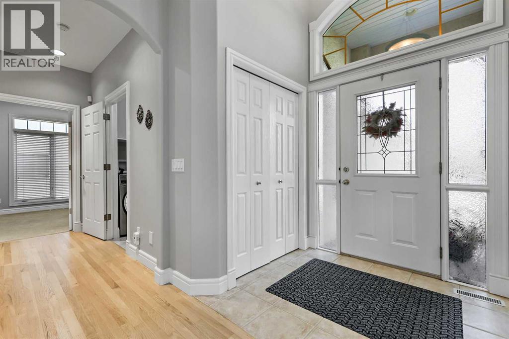 69 Evergreen Crescent Sw, Calgary, AB - Indoor Photo Showing Other Room