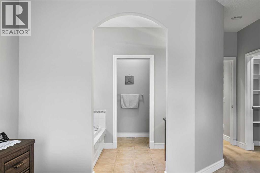 69 Evergreen Crescent Sw, Calgary, AB - Indoor