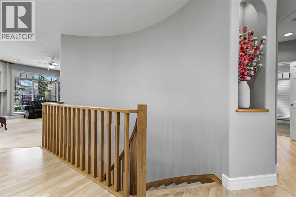 69 Evergreen Crescent Sw, Calgary, AB - Indoor Photo Showing Other Room