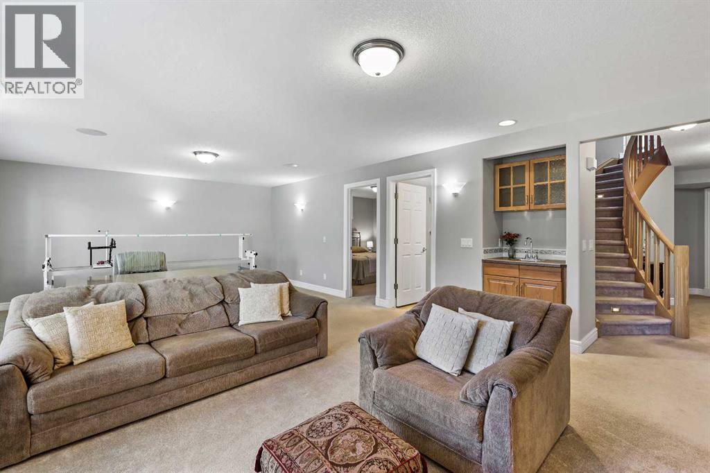 69 Evergreen Crescent Sw, Calgary, AB - Indoor Photo Showing Living Room