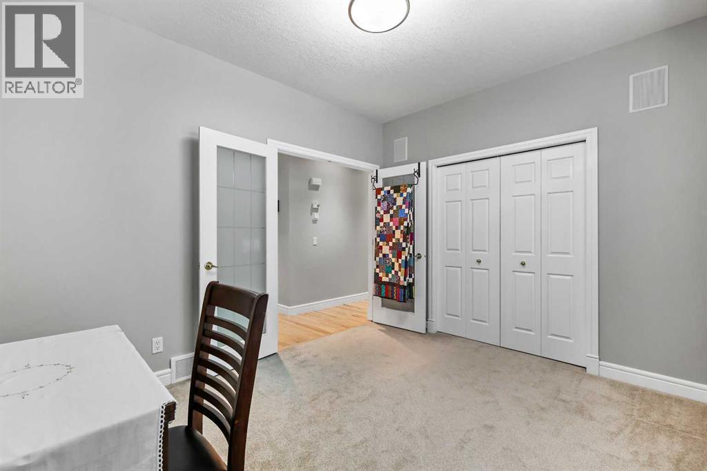 69 Evergreen Crescent Sw, Calgary, AB - Indoor