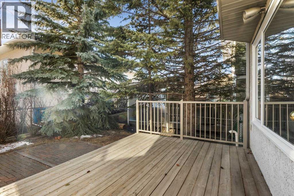 332 Hawkstone Close Nw, Calgary, AB - Outdoor With Deck Patio Veranda