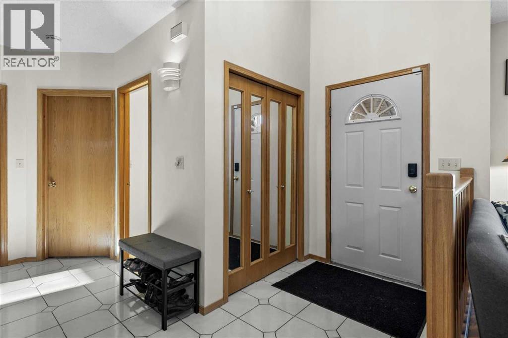 332 Hawkstone Close Nw, Calgary, AB - Indoor Photo Showing Other Room