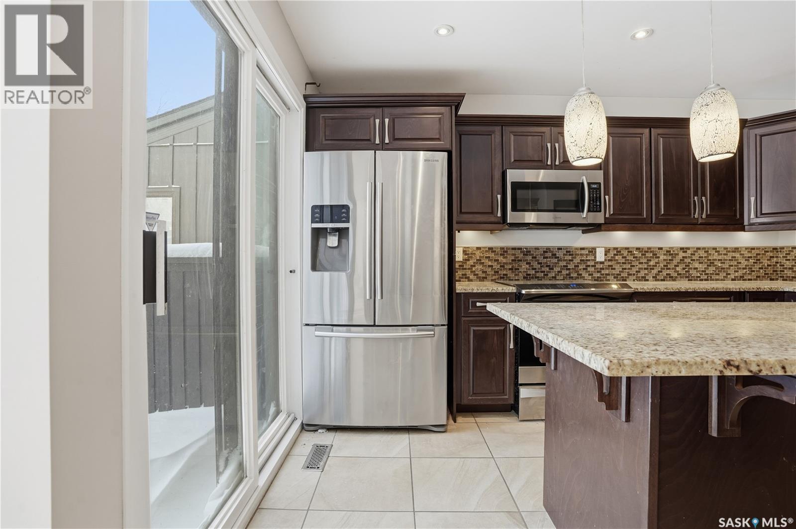 19 Martin Crescent, Regina, SK - Indoor Photo Showing Kitchen With Upgraded Kitchen
