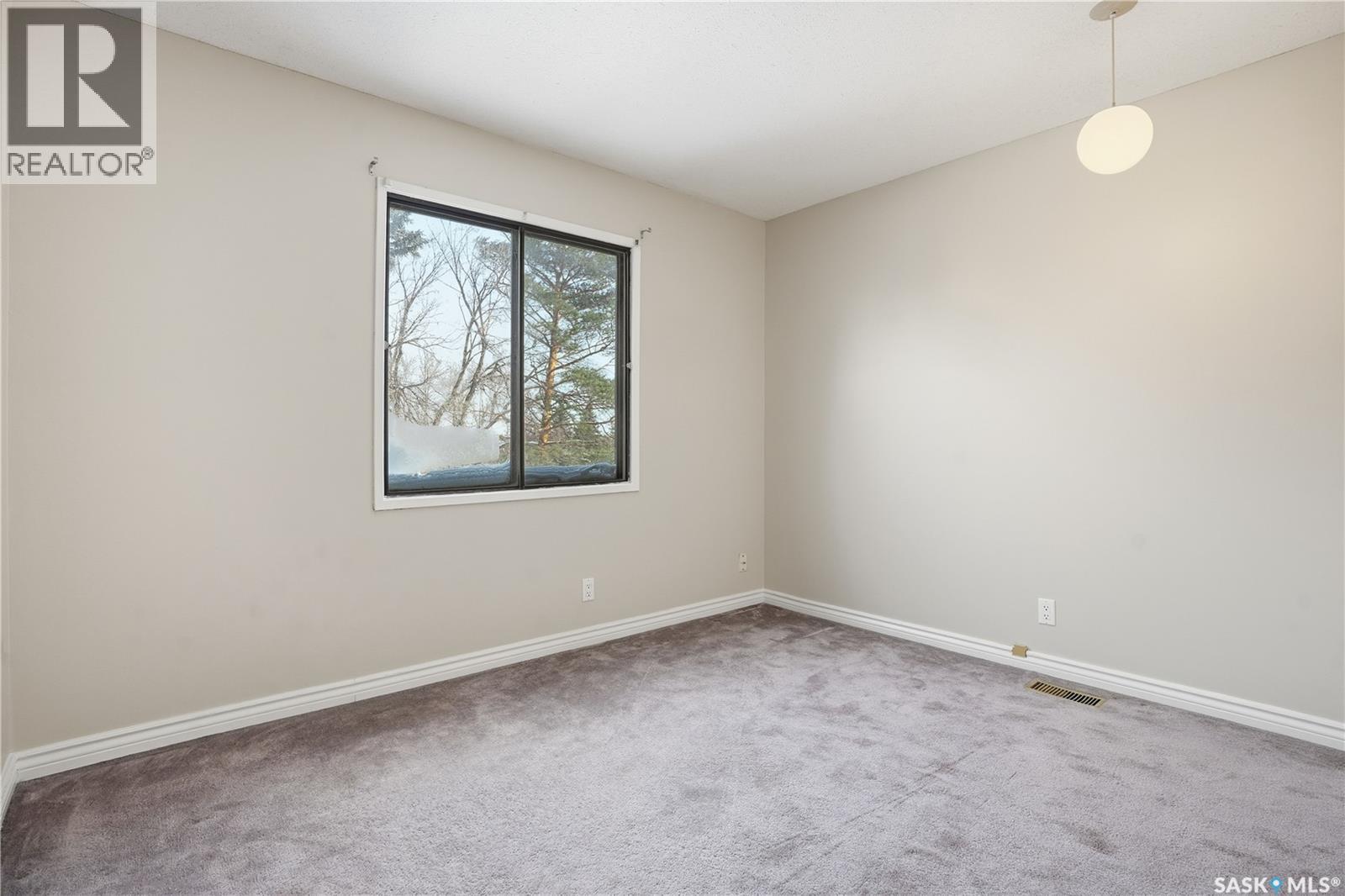 19 Martin Crescent, Regina, SK - Indoor Photo Showing Other Room