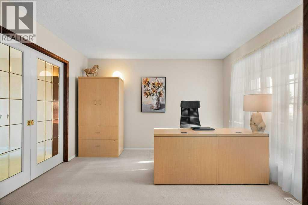 63 Douglas Park Boulevard Se, Calgary, AB - Indoor