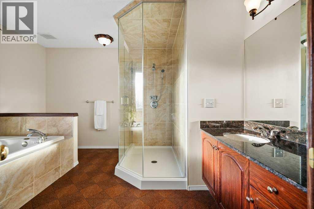 63 Douglas Park Boulevard Se, Calgary, AB - Indoor Photo Showing Bathroom