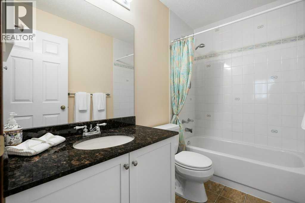 63 Douglas Park Boulevard Se, Calgary, AB - Indoor Photo Showing Bathroom