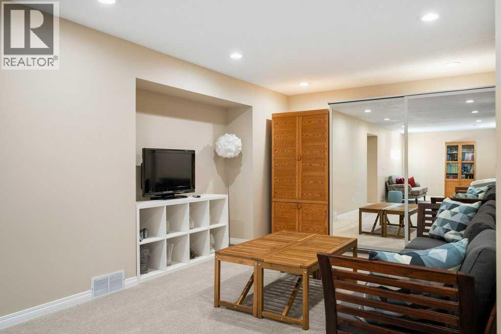 63 Douglas Park Boulevard Se, Calgary, AB - Indoor