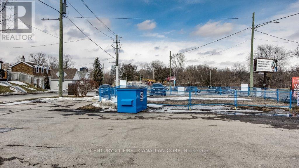 11 & 15 Wellington Road, London South (South F), ON