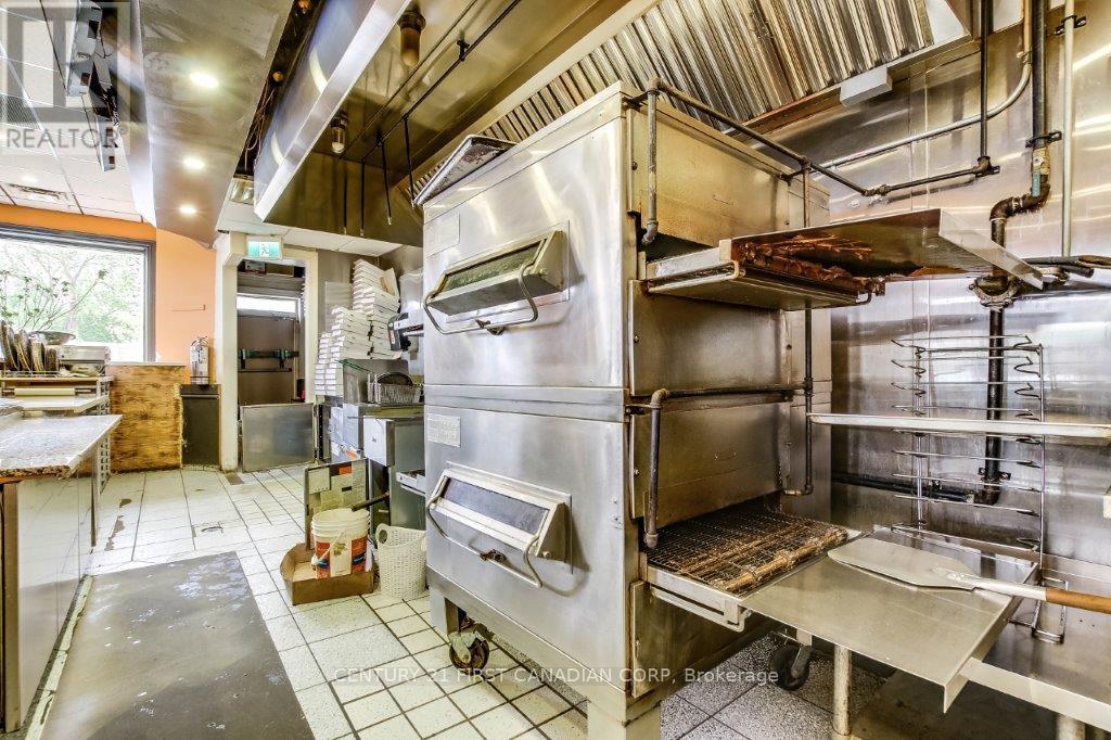 11 & 15 Wellington Road, London South (South F), ON