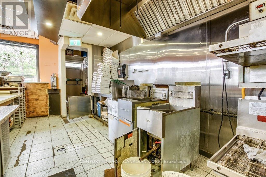 11 & 15 Wellington Road, London South (South F), ON