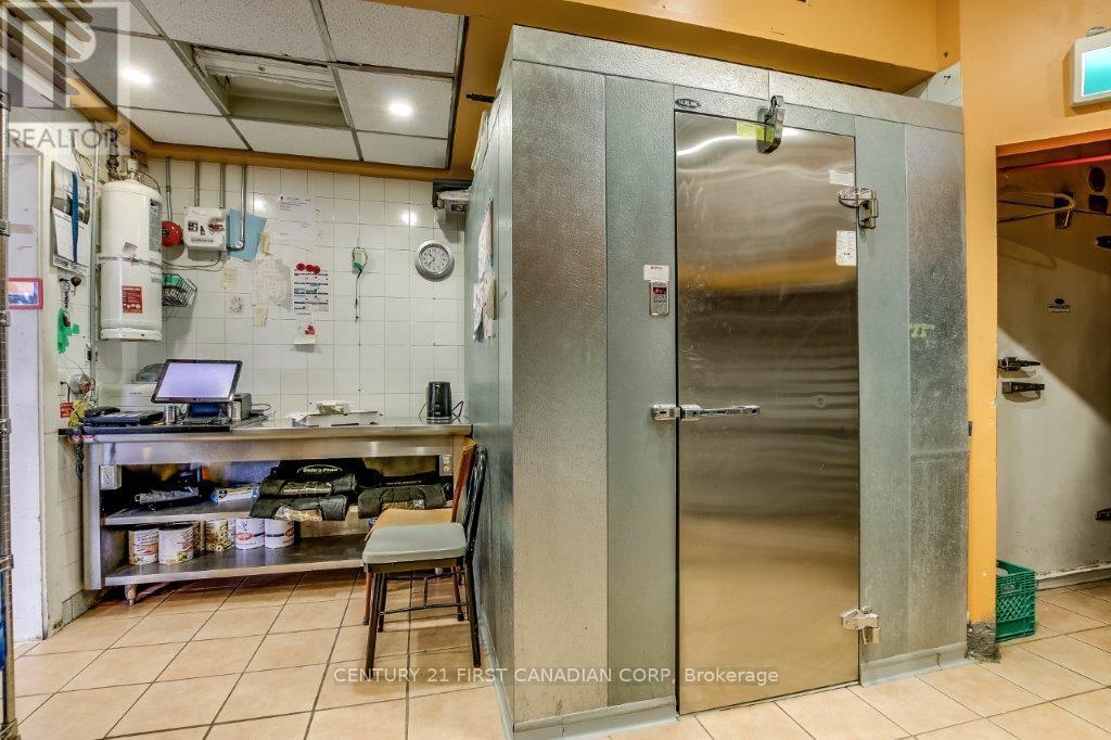 11 & 15 Wellington Road, London South (South F), ON