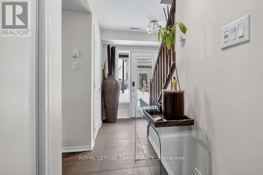 787 Element Private, Ottawa, ON - Indoor Photo Showing Other Room