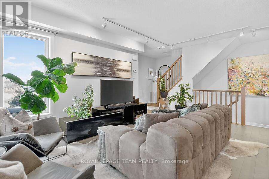 787 Element Private, Ottawa, ON - Indoor Photo Showing Other Room