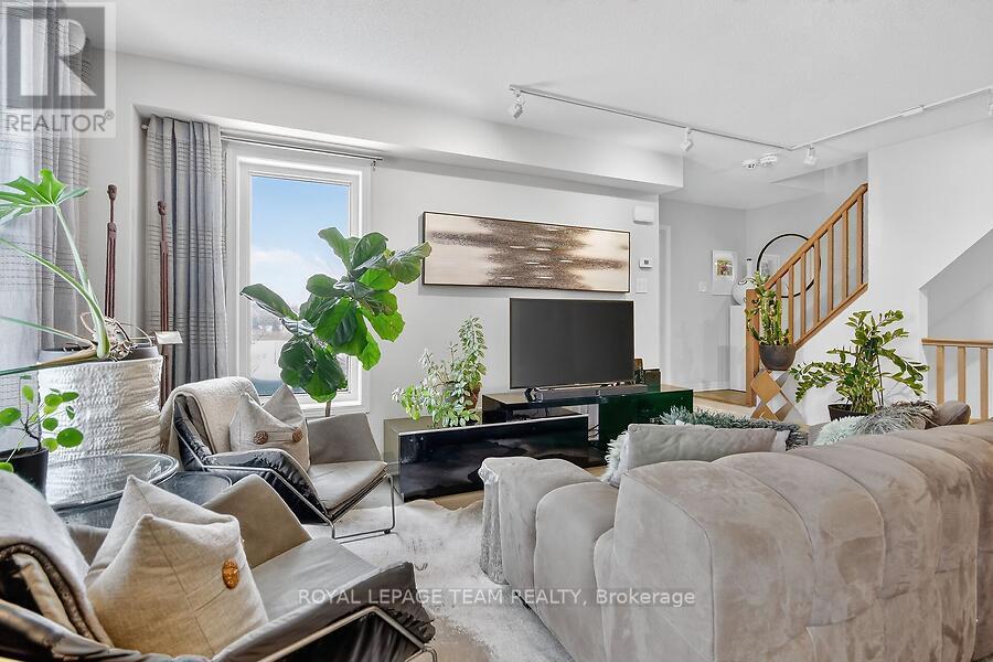 787 Element Private, Ottawa, ON - Indoor Photo Showing Other Room