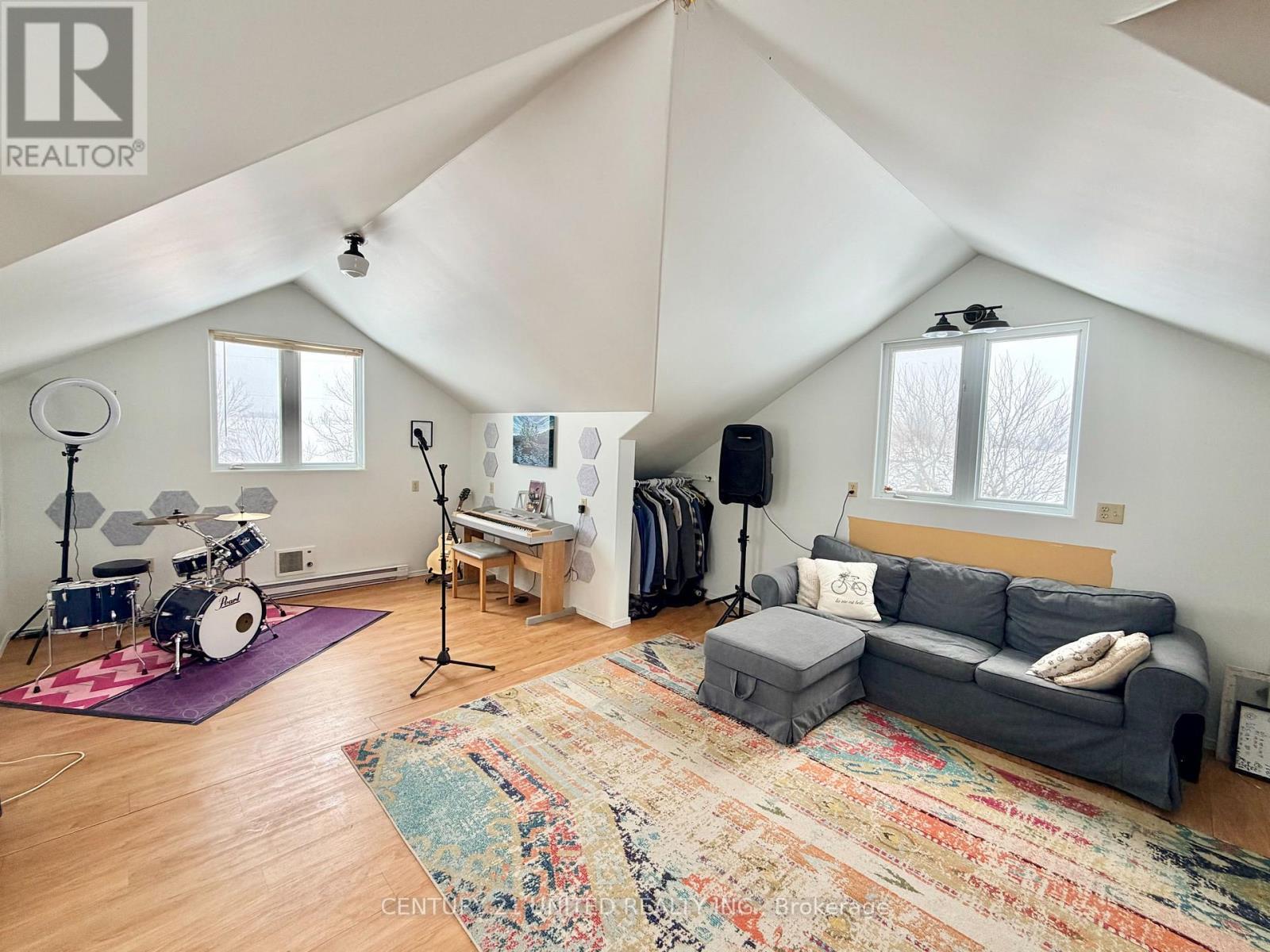 1074 First Line, Douro-Dummer, ON - Indoor Photo Showing Living Room