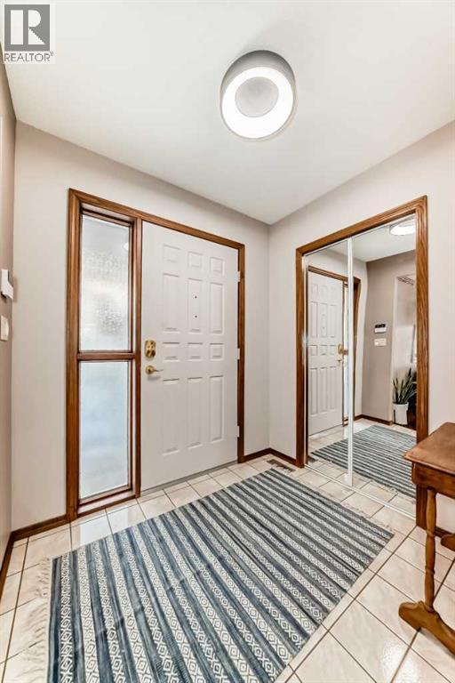 128 Dickenson Crescent, Red Deer, AB - Indoor Photo Showing Other Room