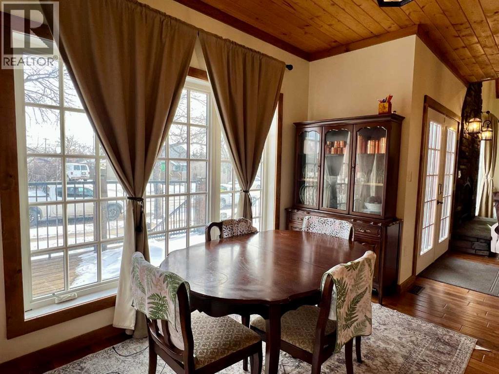 107 Poplar Avenue, Trochu, AB - Indoor Photo Showing Dining Room