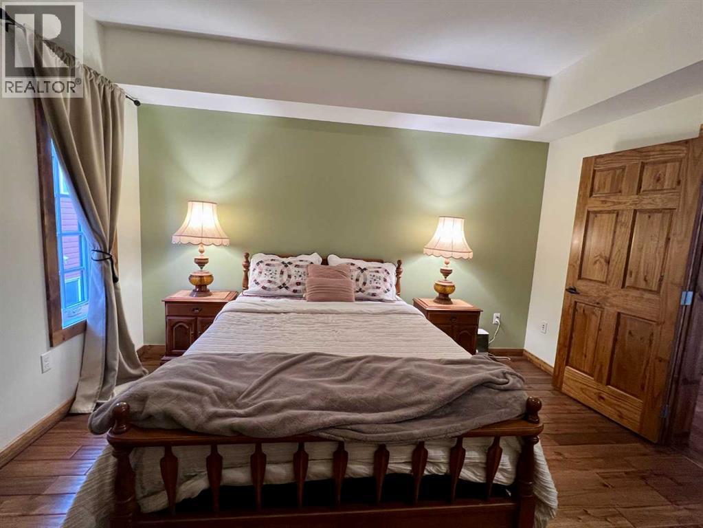 107 Poplar Avenue, Trochu, AB - Indoor Photo Showing Bedroom