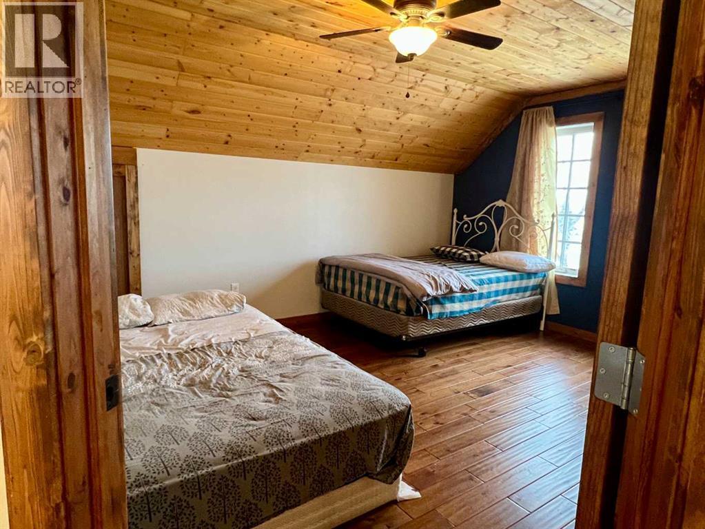 107 Poplar Avenue, Trochu, AB - Indoor Photo Showing Bedroom