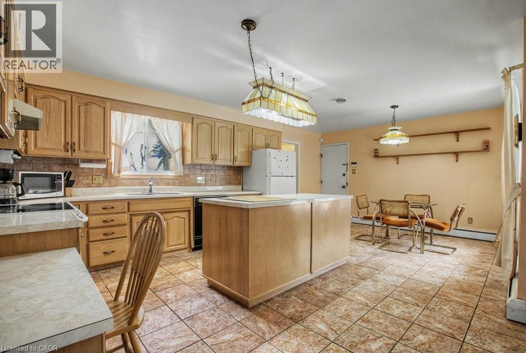 310 Riverbank Drive, Cambridge, ON - Indoor Photo Showing Kitchen