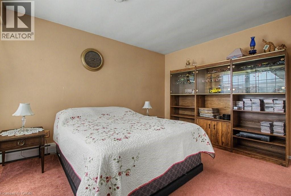 310 Riverbank Drive, Cambridge, ON - Indoor Photo Showing Bedroom