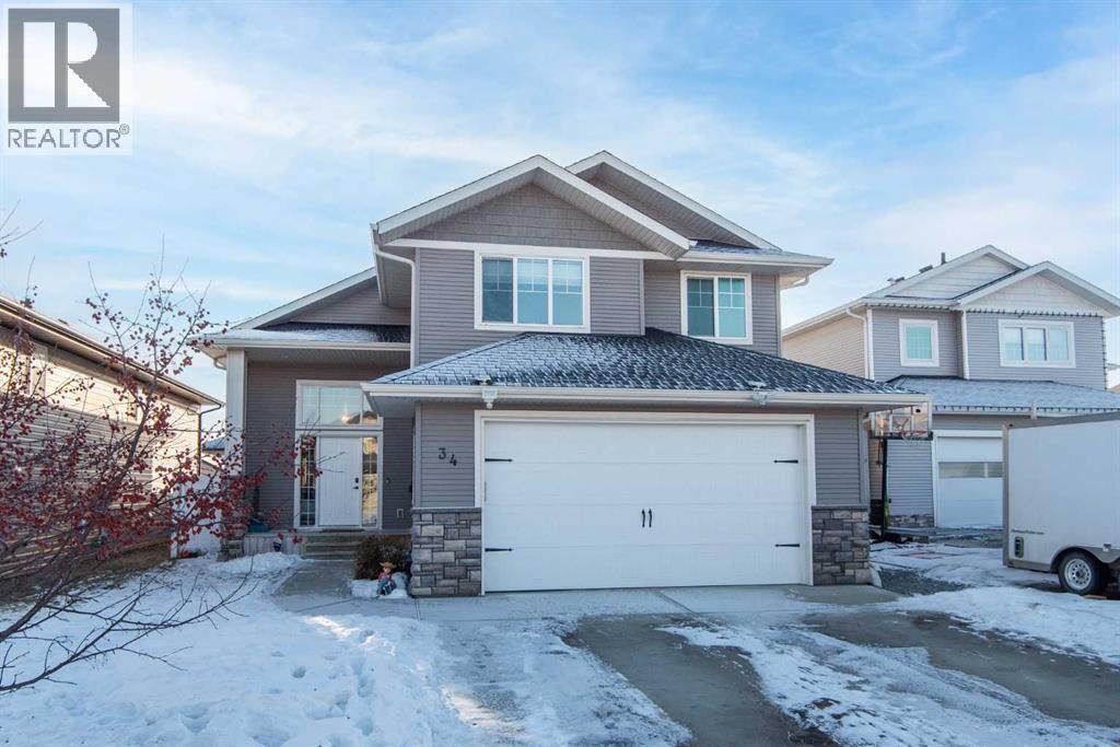 34 Cambridge Close, Blackfalds, AB - Outdoor With Facade